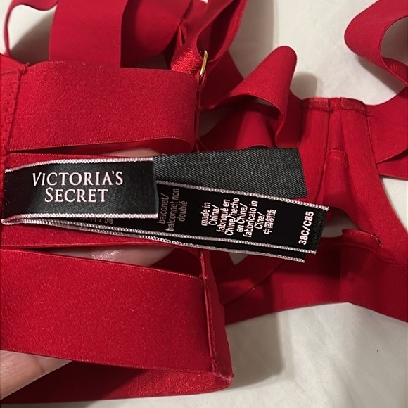 Victoria’s Secret Unlined Balconet - Picture 7 of 7